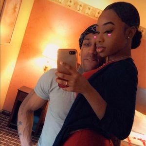 Meet your Posher, Mia